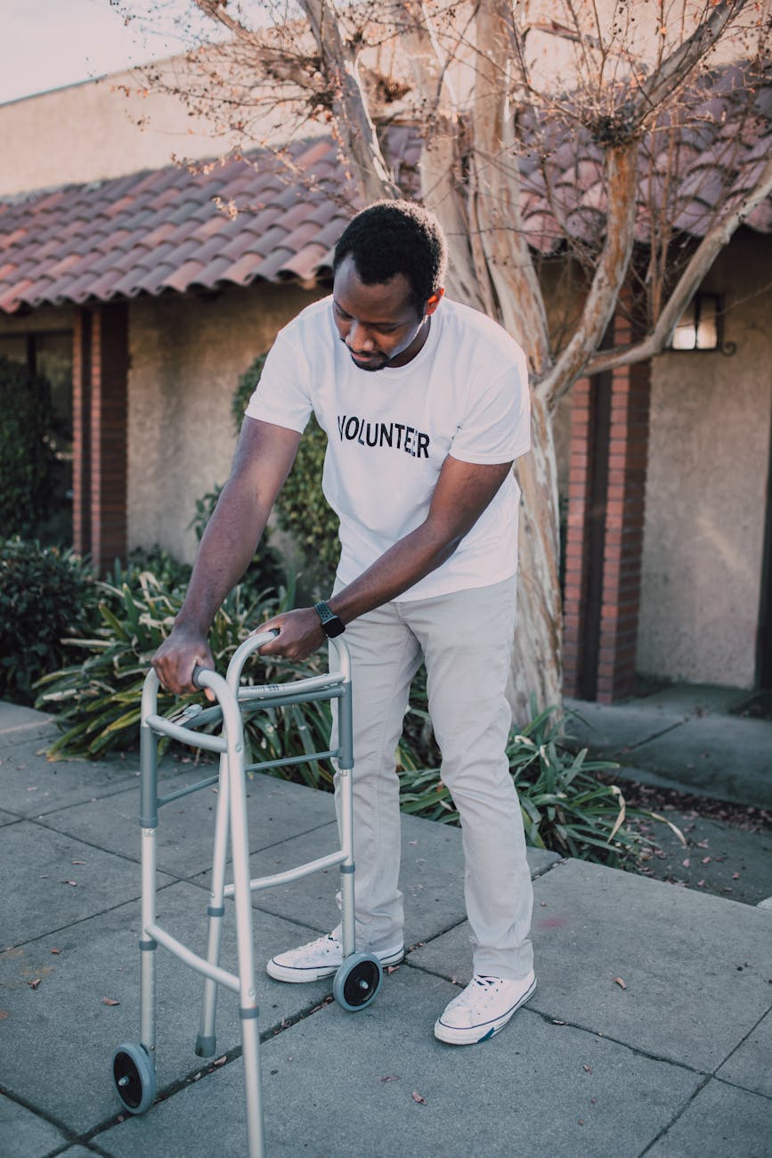 Using a mobility aid can help with&nbsp;fibromyalgia