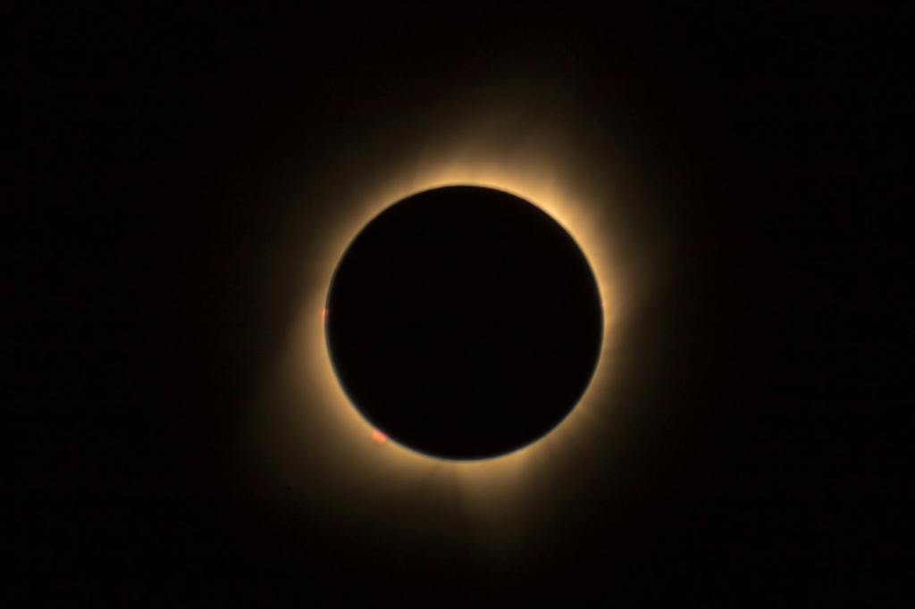 Is there any added danger for viewing a total eclipse when you have&nbsp;fibromyalgia?